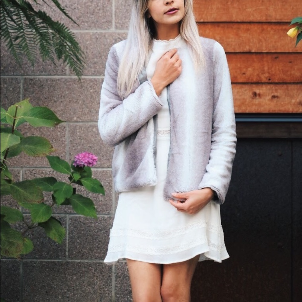 ⭐️Ultra Soft Faux Fur Coat In Grey⭐️ - Picture 3 of 8